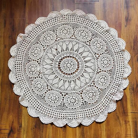 Vintage Handmade Crochet Tablecloth 31” Round Ecru Cotton Doily Shabby Chic - Picture 1 of 4